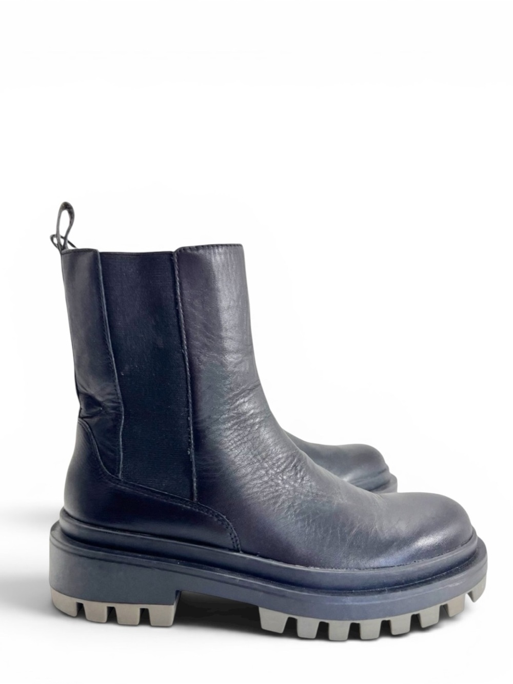 ZARA Chelsea Chunky Black Leather Ankle Boots